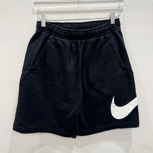 Nike Club Men’s Graphic Shorts Black Small Large Swoosh - Picture 1 of 7